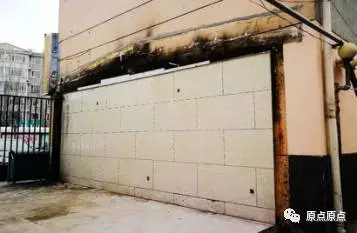 此前，消防通道一直被一家饭馆私建占用11年，现在违建已拆除。